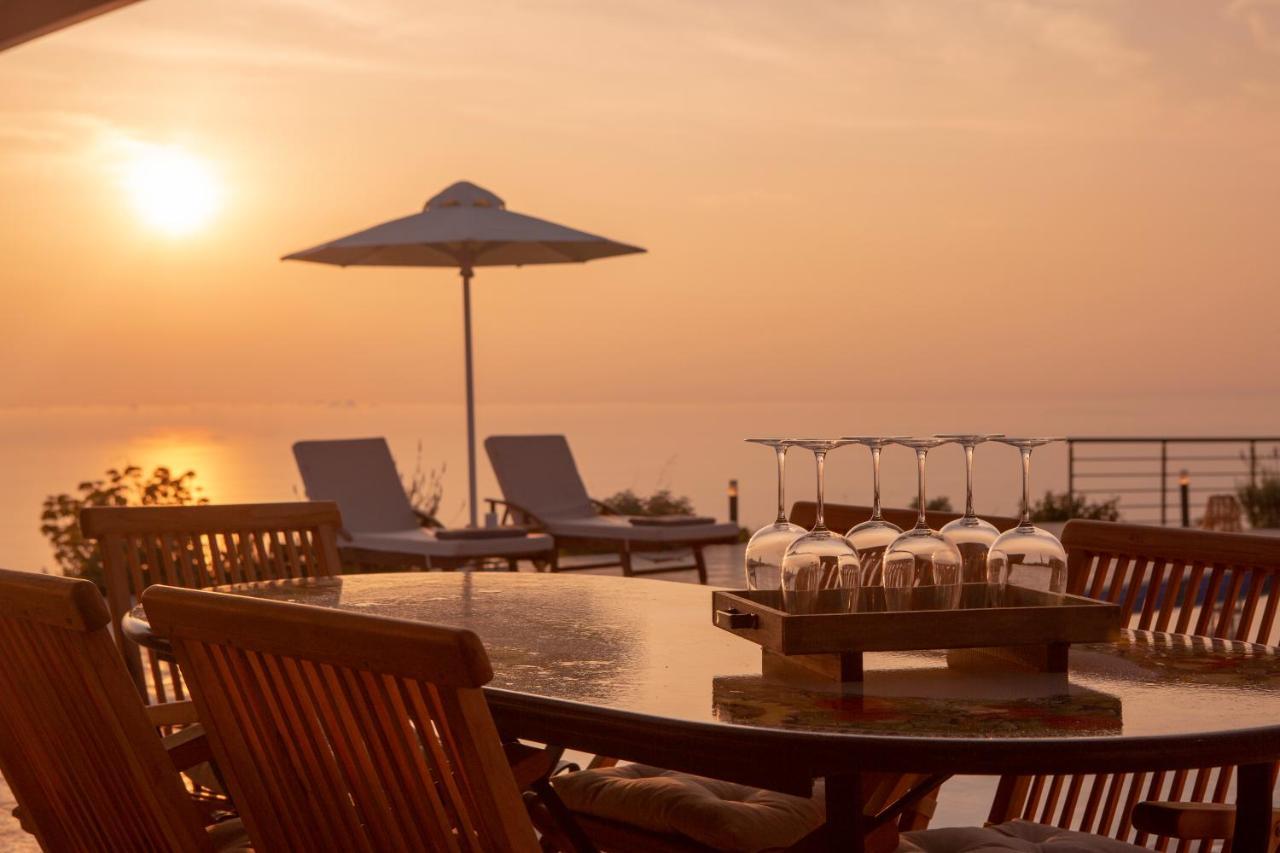 Villa Avraam Sunset With Private Heated Pools *