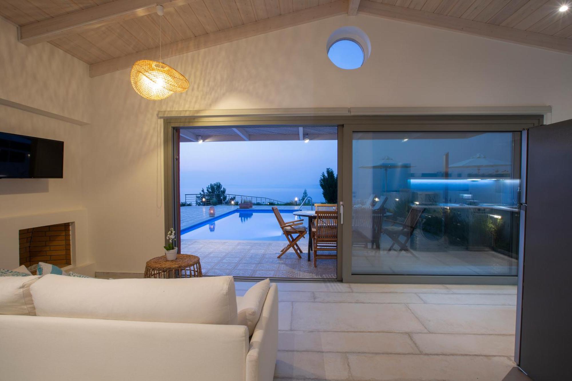 Avraam Sunset With Private Heated Pools