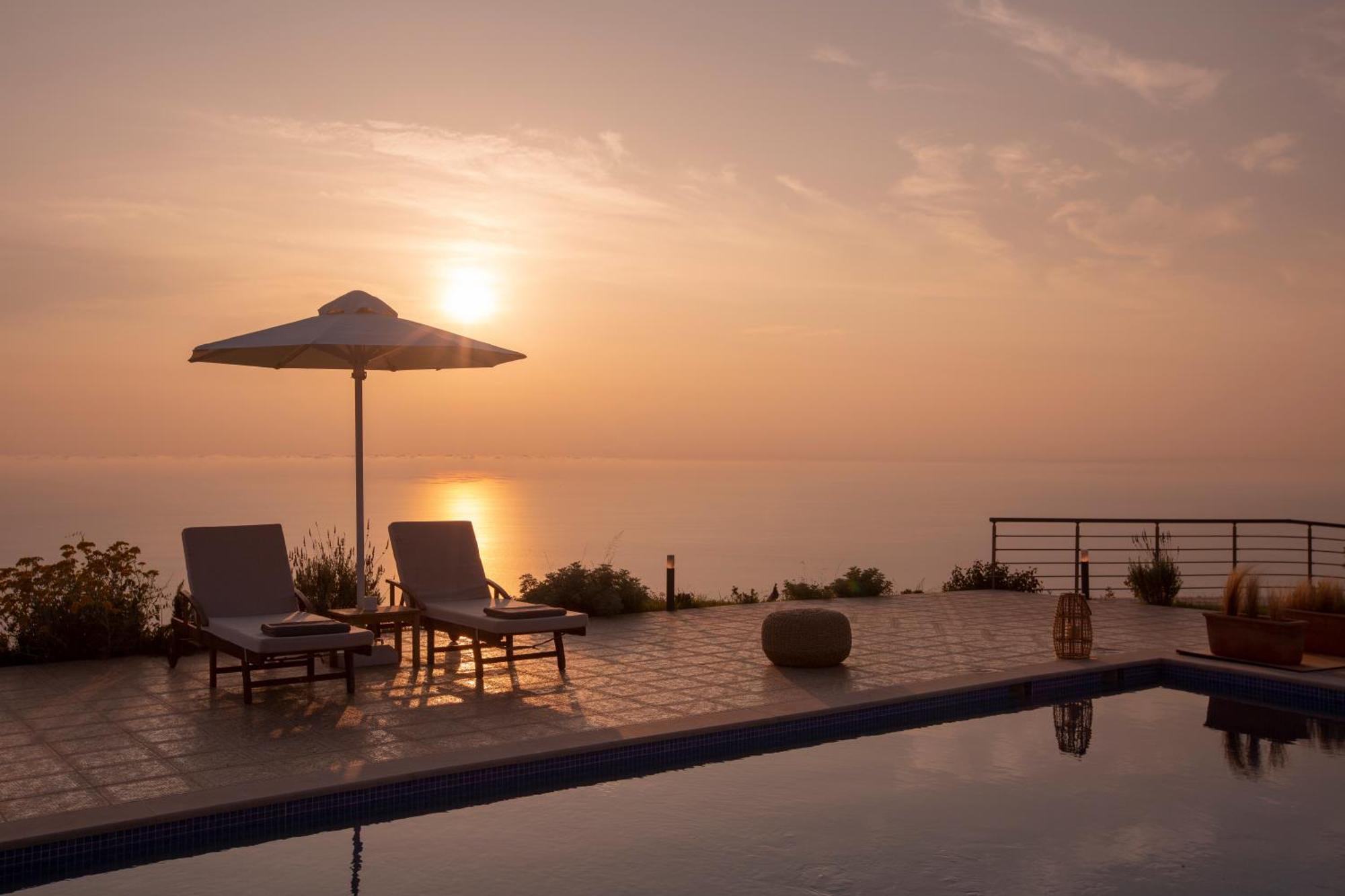 Villa Avraam Sunset With Private Heated Pools Kalamitsi (Lefkada)