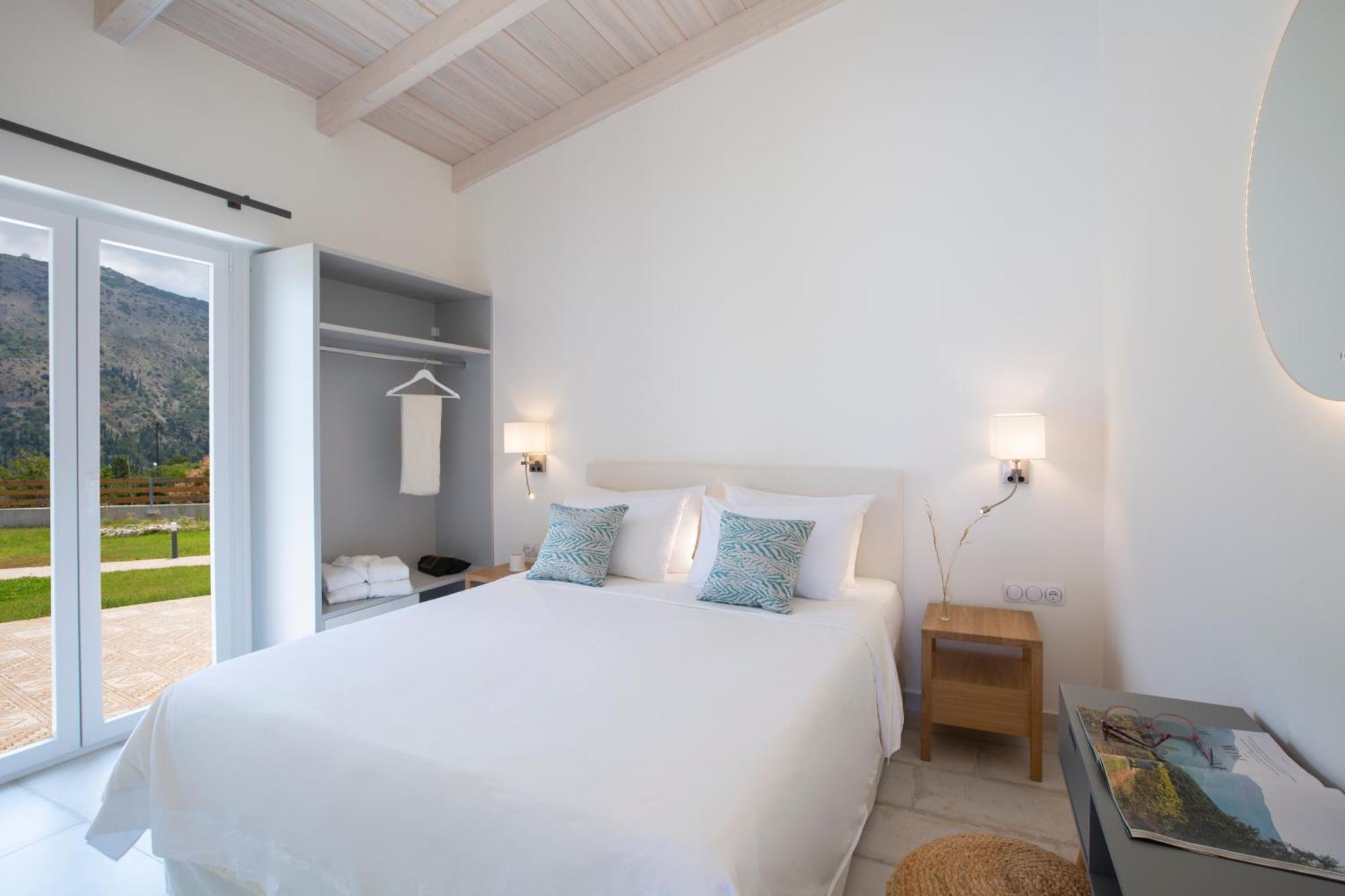 Avraam Sunset With Private Heated Pools