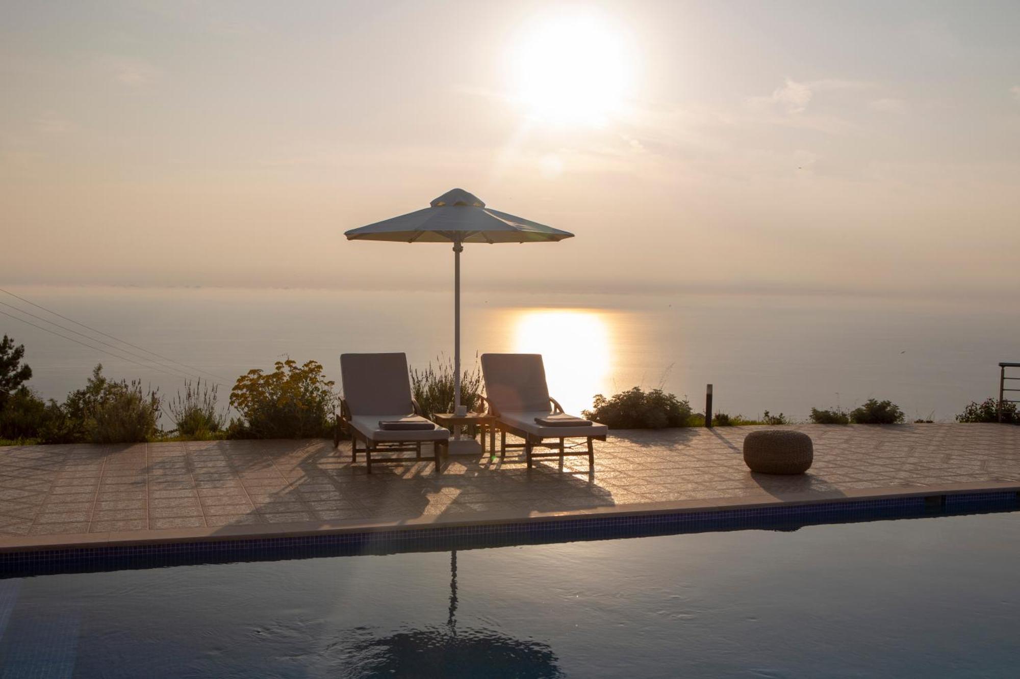 Villa Avraam Sunset With Private Heated Pools *